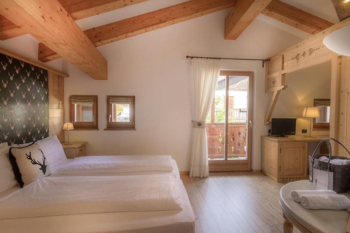 Hotel Madonnina Resort And Wellness Сорага Екстериор снимка