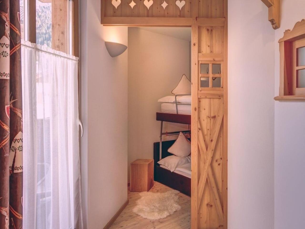 Hotel Madonnina Resort And Wellness Сорага Екстериор снимка