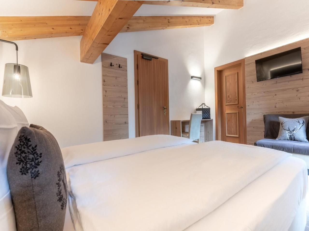 Hotel Madonnina Resort And Wellness Сорага Екстериор снимка