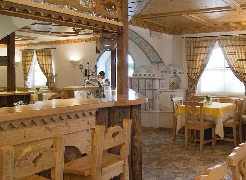 Hotel Madonnina Resort And Wellness Сорага Екстериор снимка