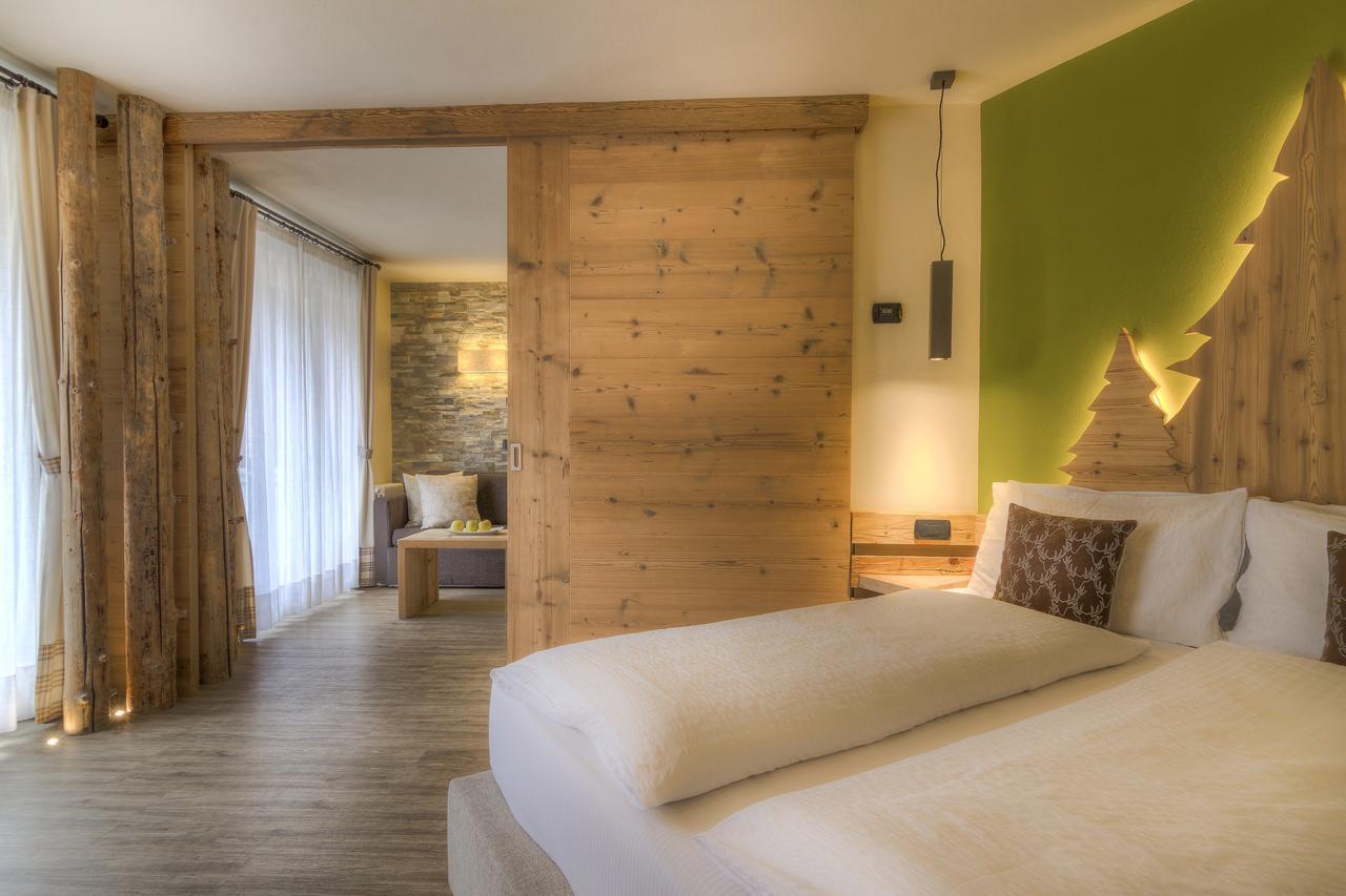Hotel Madonnina Resort And Wellness Сорага Екстериор снимка